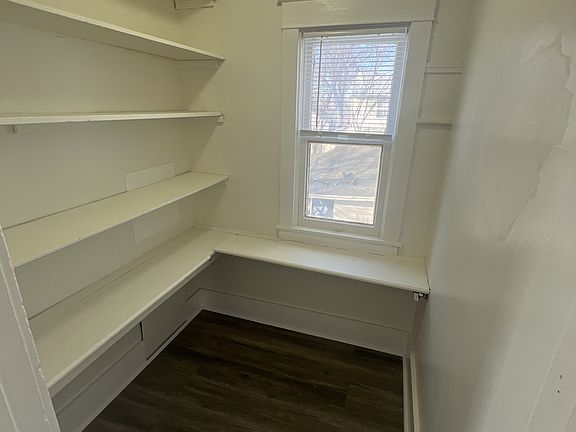 3rd image of 875 Burr St #2