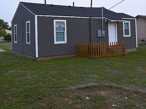 3rd image of 3411 SE 14th Ave
