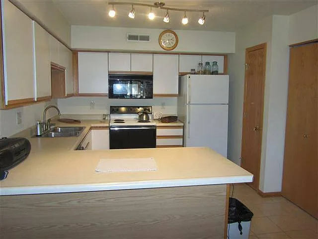 2270 Holiday Rd — Photo 4