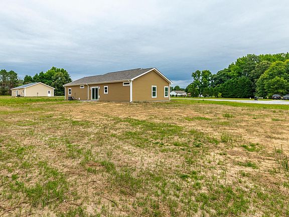 back view (note lot size!)