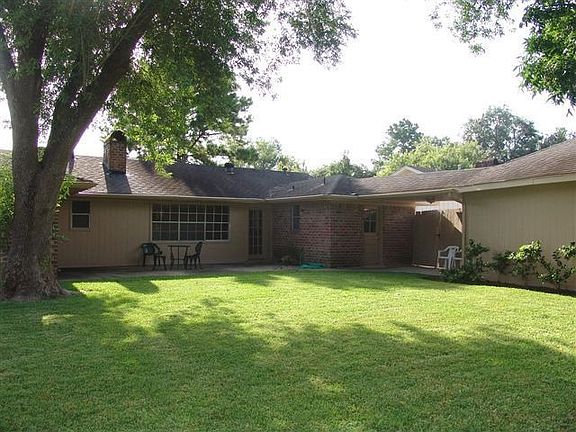 2nd image of 1307 Blue Willow Dr