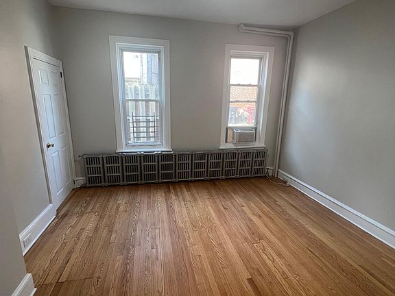 5th image of 908 N Franklin St APT 1