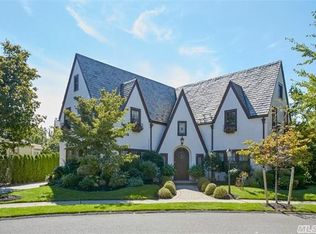 15 Massachusetts Blvd, Bellerose Village, NY 11001