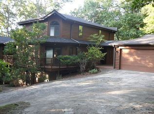 91 Honey Locust Dr, Mills River, NC 28759