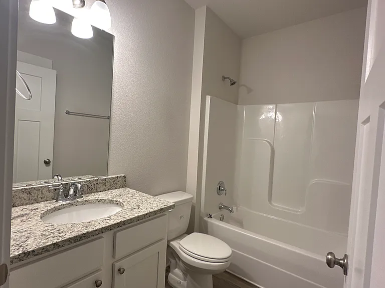 736 Quintana St — Photo 17