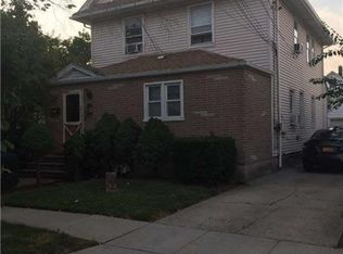 102 Jefferson Ave, Mineola, NY 11501