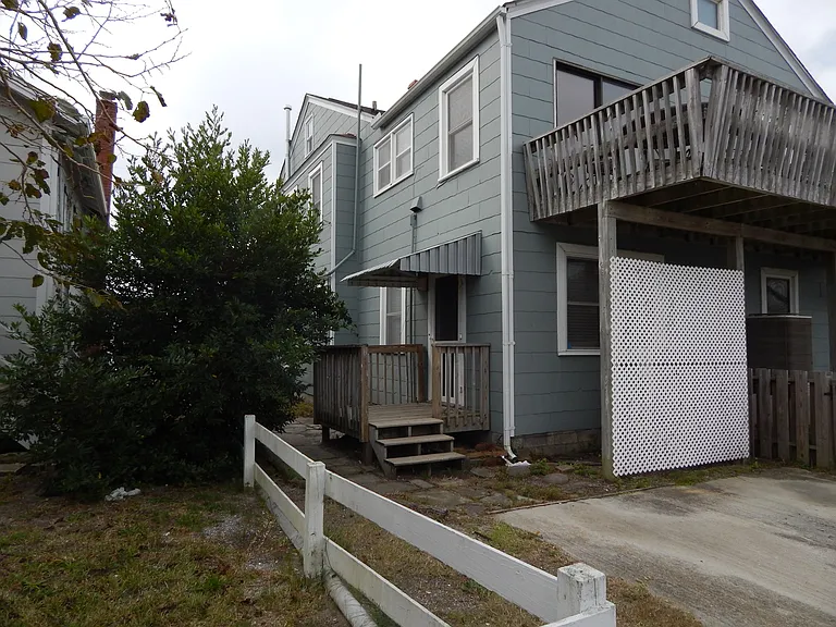 24 W Greensboro St #B — Photo 1