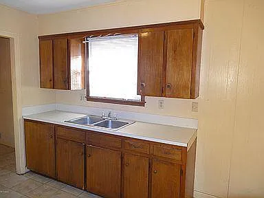 111 Terry Dr — Photo 4