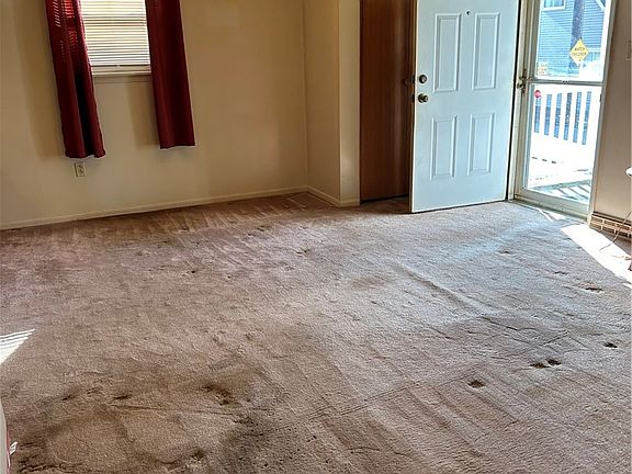 2nd image of 210 Marie St