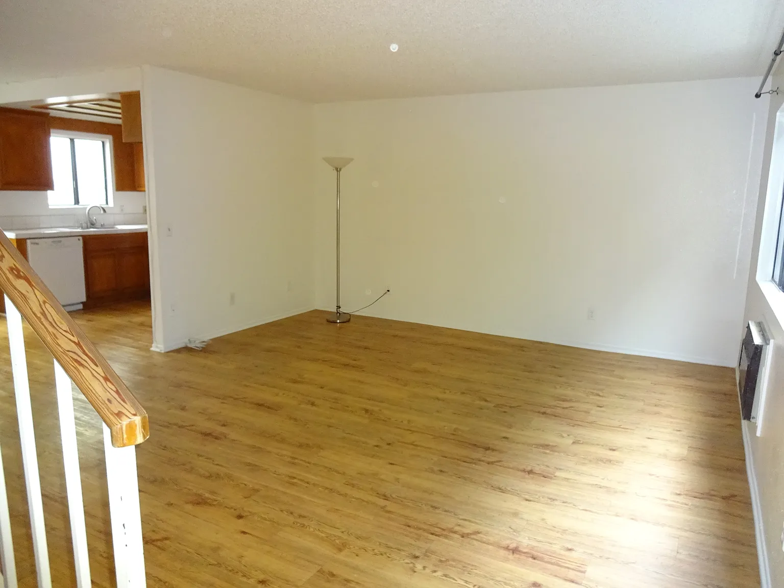 2 bed, 1.5 bath, 1000 sqft, $2,599 — Photo 2