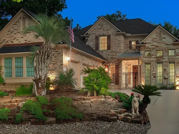 70 N Overlyn Place, The Woodlands, TX 77381