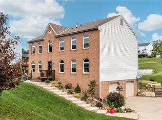 141 Falcon Ridge Dr, North Huntingdon, PA 15642