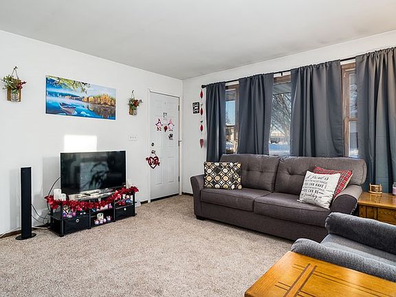 5th image of 4418 Yale Dr