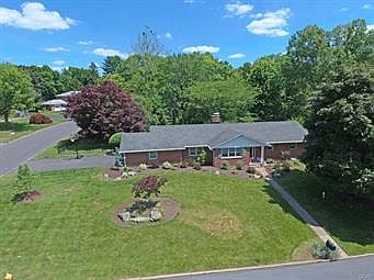 5th image of 144 Moreland Ave