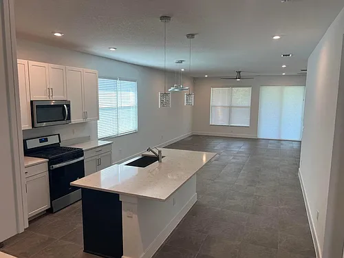 12800 SW Eleanor Dr Photo 1