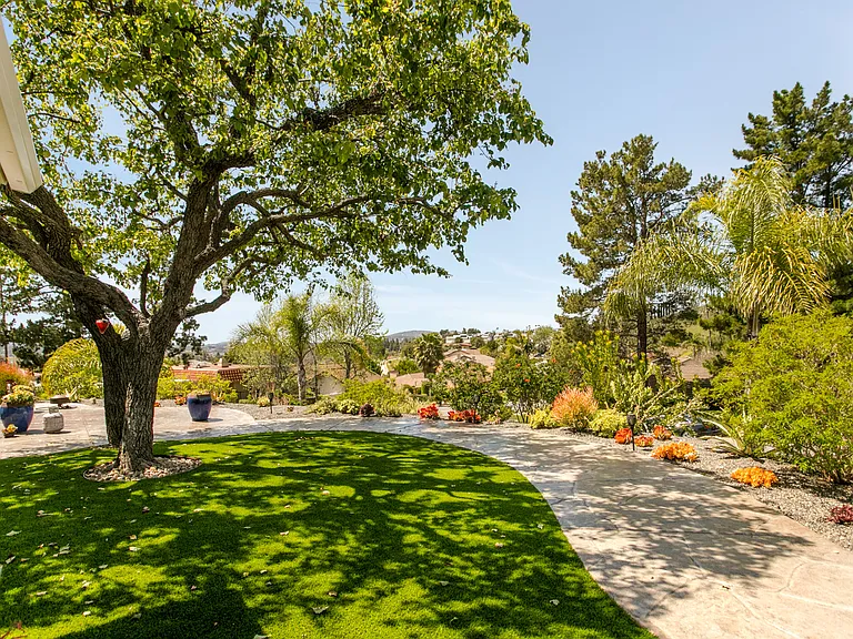 17175 Tam O Shanter Dr — Photo 40