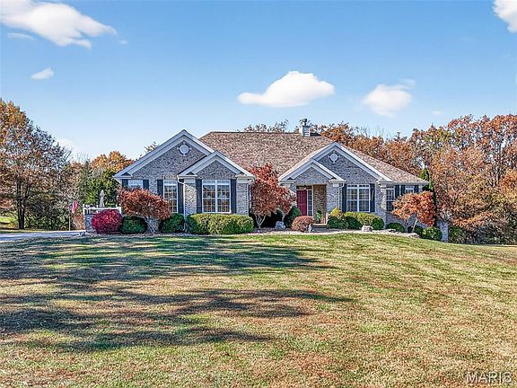 2nd image of 315 Oak Creek Farm Ct