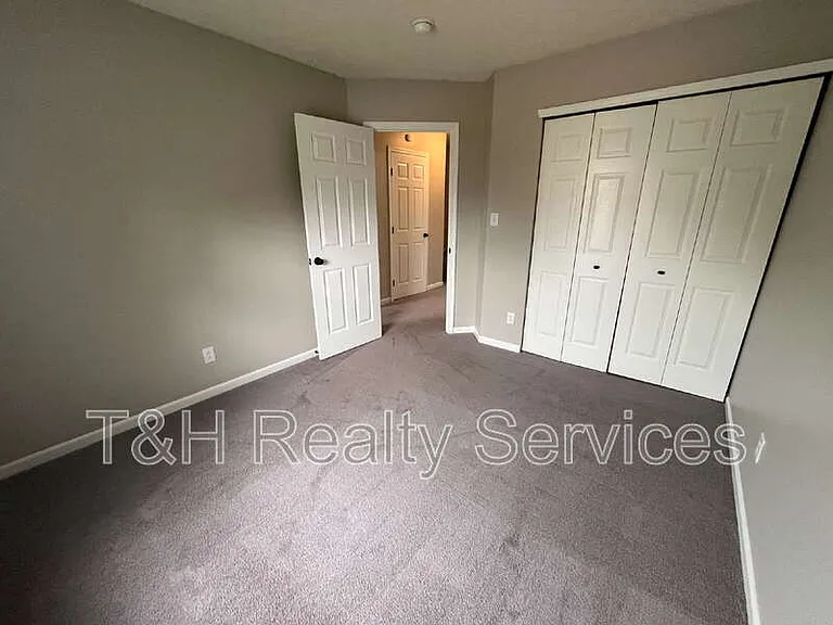 6803 Smithfield Blvd — Photo 12