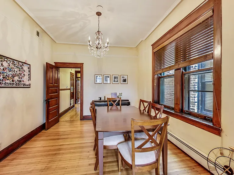852 W Oakdale Ave #2 — Photo 4