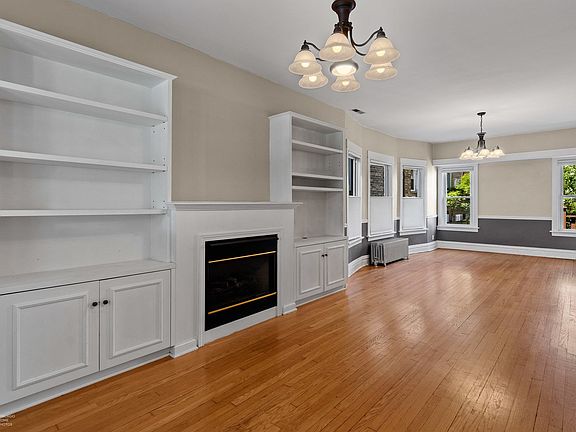 5th image of 4506 N Sacramento Ave