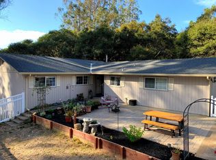 711 Paradise Canyon Rd, Salinas, CA 93907