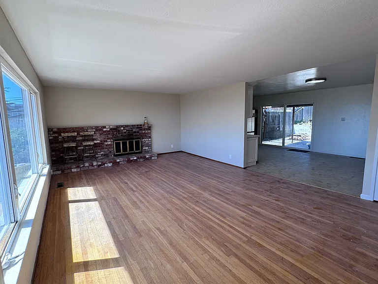 6199 Plymouth Ave — Photo 2
