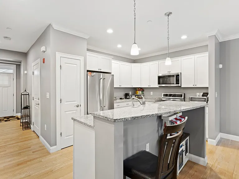 100 Baldwin Ave #7 — Photo 13