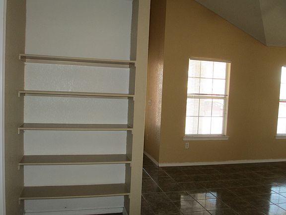 3rd image of 14477 Thayer Pease Ave