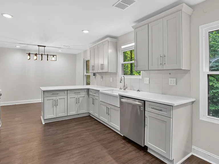 2891 Tipany Ct — Photo 8