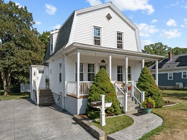 11 Saucier St, Acushnet, MA 02743