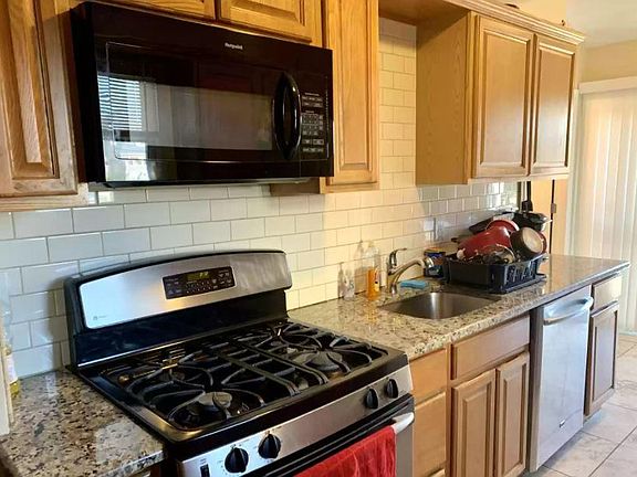 2nd image of 86 Barbarie Ave