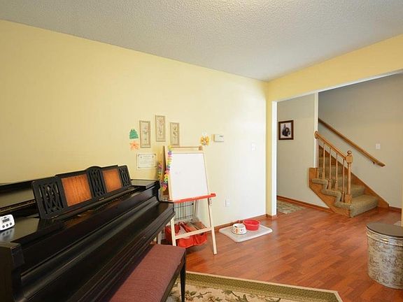 4th image of 1409 NW Cedarwood Dr