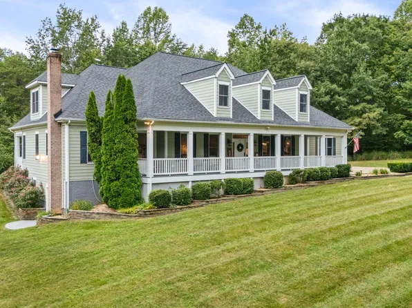 2126 Percheron Dr, King George, VA 22485