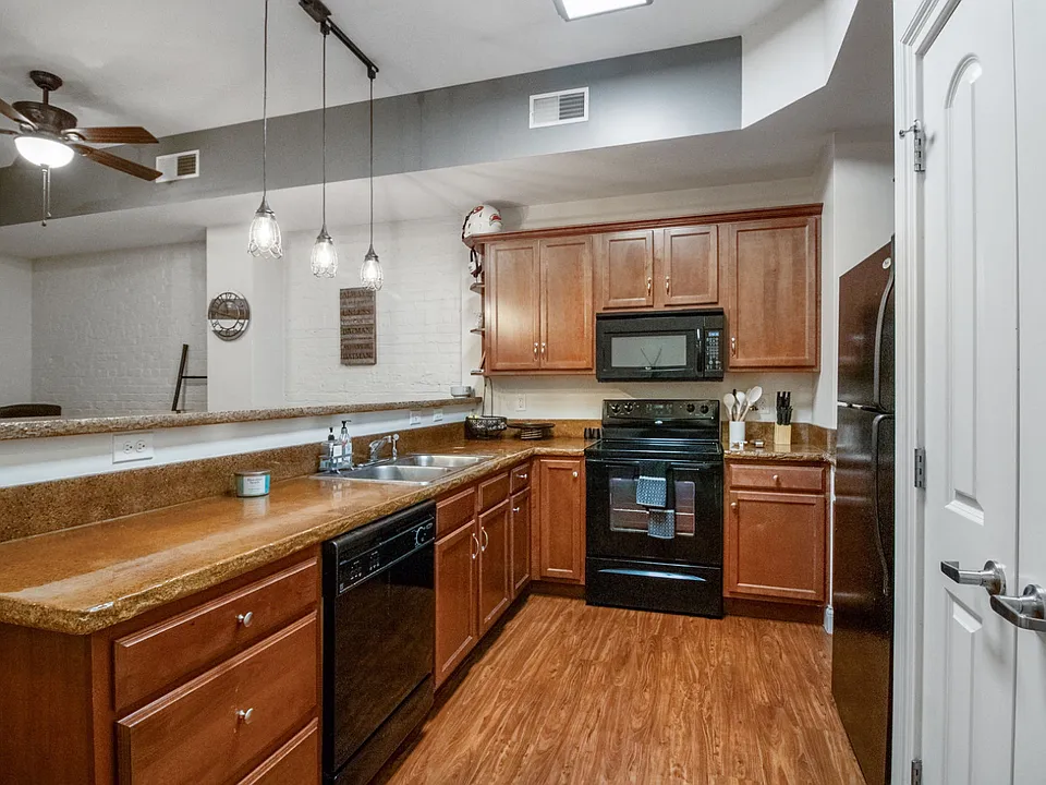 116 Tipton St #406