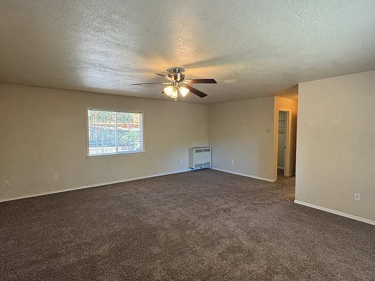 2230 Redwood St — Photo 17