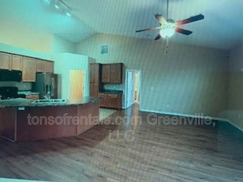 Building Photo - 19 Tack Ln
