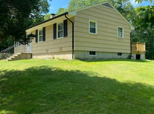 48 Vinegar Hill Rd, Gales Ferry, CT 06335