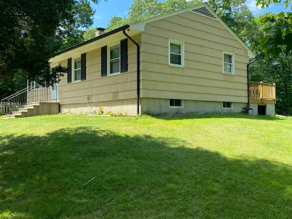 48 Vinegar Hill Rd, Gales Ferry, CT 06335