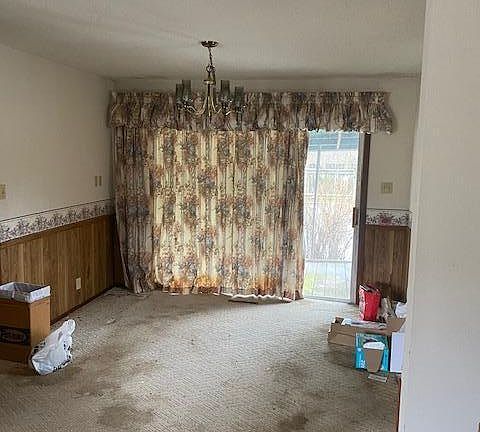 4th image of 3009 N Farm Road 81