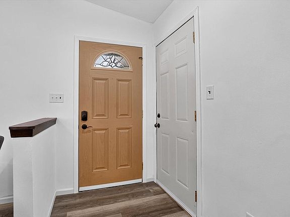 4th image of 1447 Warwick WAY
