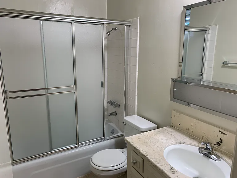 1411 N Poinsettia Pl #202 — Photo 9