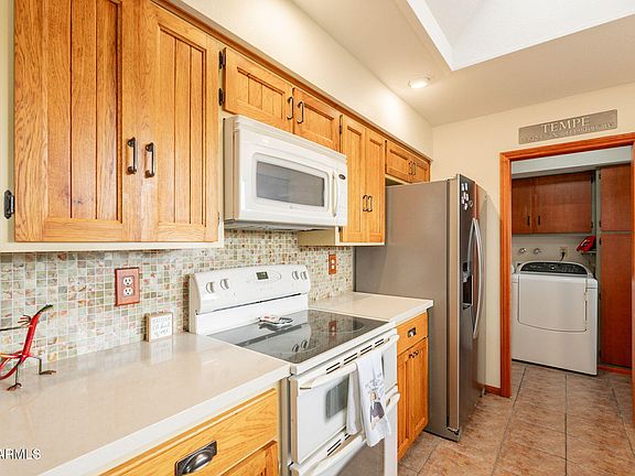 3rd image of 1708 E WESTCHESTER Drive
