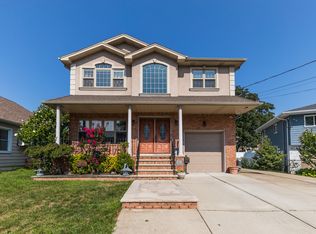 2901 Beverly Rd, Oceanside, NY 11572