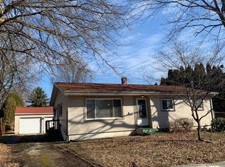 3962 Lake Rd, Youngstown, OH 44511