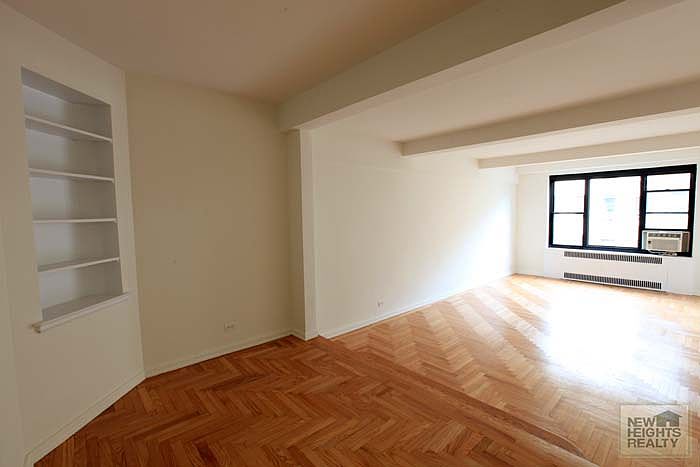1st image of 60 Park Ter W APT A40