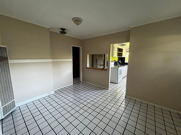 2nd image of 1051 Woodland Ave