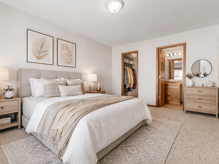 Woodland Creek Townhomes - Saginaw, MI — Photo 11
