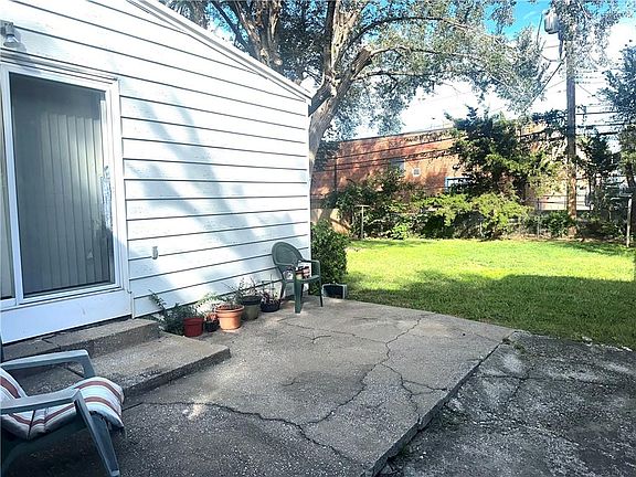 3rd image of 7427 Harrison St
