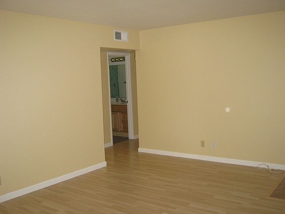4th image of 1428 Gregory Way