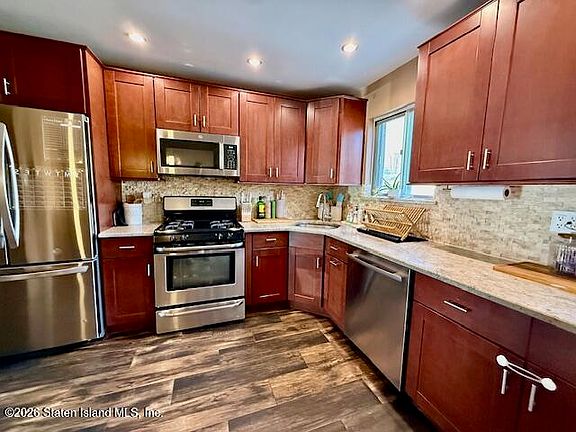 2nd image of 37 Tulip Cir